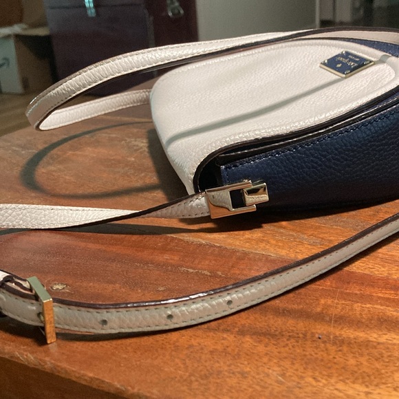 Kate Spade crossbody purse, navy and white, excellent condition - Picture 3 of 8